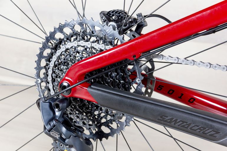 Used Santa Cruz 5010 C Custom 2019 Mountainbike, Red — image 8 of 17