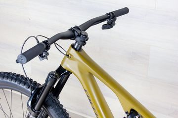 Used Specialized Stumpjumper EVO Comp Custom 2024 Mountainbike, Green — image 15 of 17