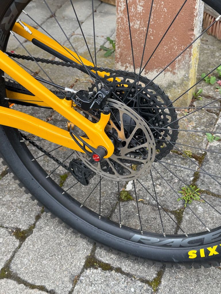 Used Santa Cruz 5010 R / Carbon C / 27.5 2022 2022 Mountainbike, Orange, 27.5 (650B) — image 2 of 11
