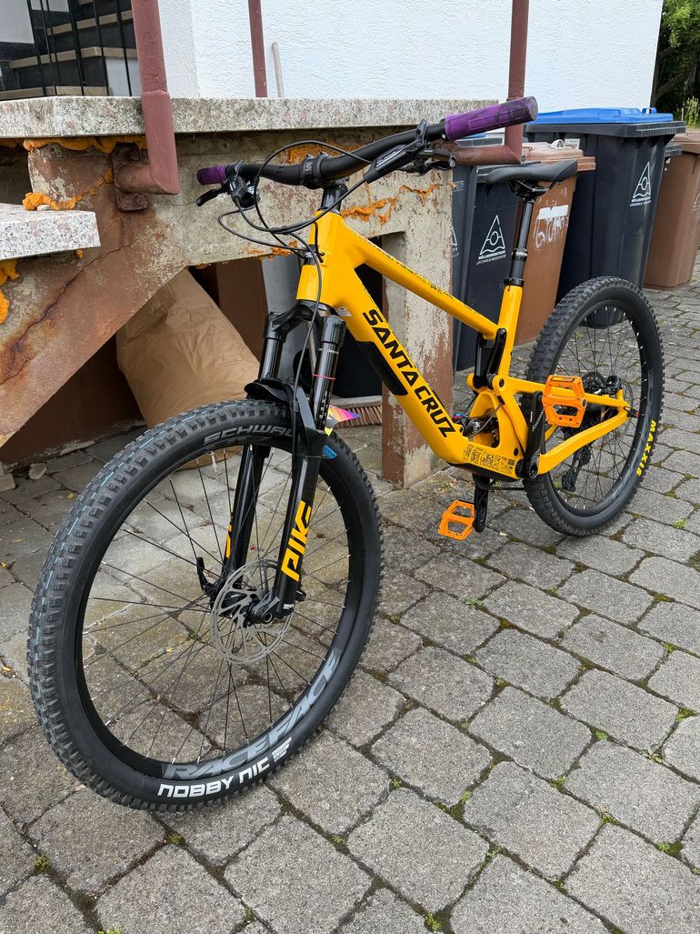 Used Santa Cruz 5010 R / Carbon C / 27.5 2022 2022 Mountainbike, Orange, 27.5 (650B) — image 7 of 11