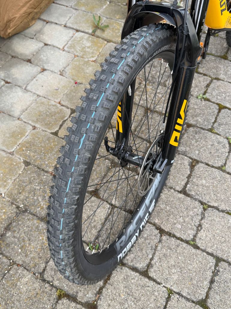Used Santa Cruz 5010 R / Carbon C / 27.5 2022 2022 Mountainbike, Orange, 27.5 (650B) — image 5 of 11