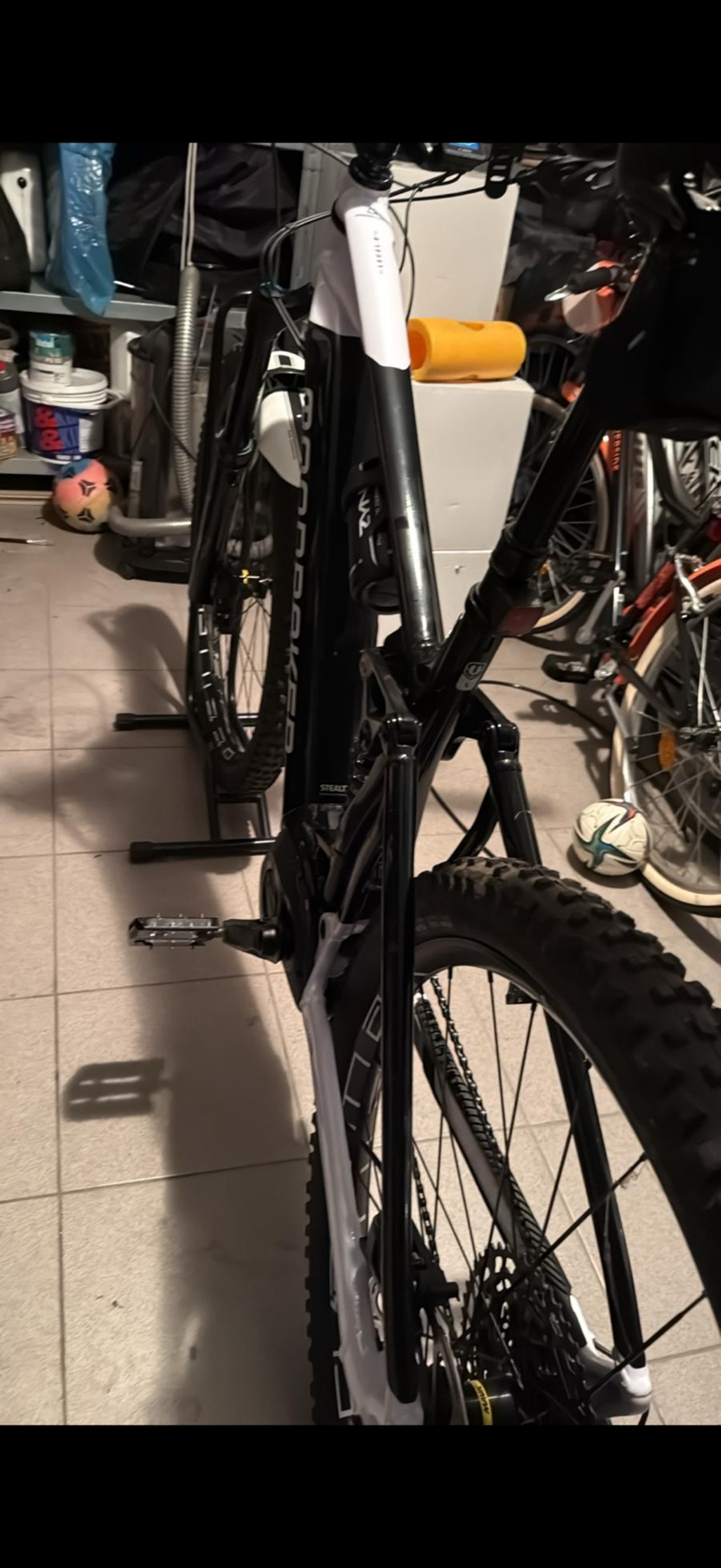 Used Mondraker LEVEL R 2022 2022 Mountainbike, White, 29 — image 4 of 6