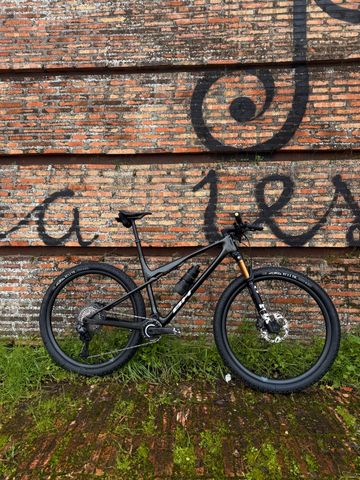 BH LYNX SLS 8.0 2025 2025 Mountainbike usato, Nero — immagine 1 di 5