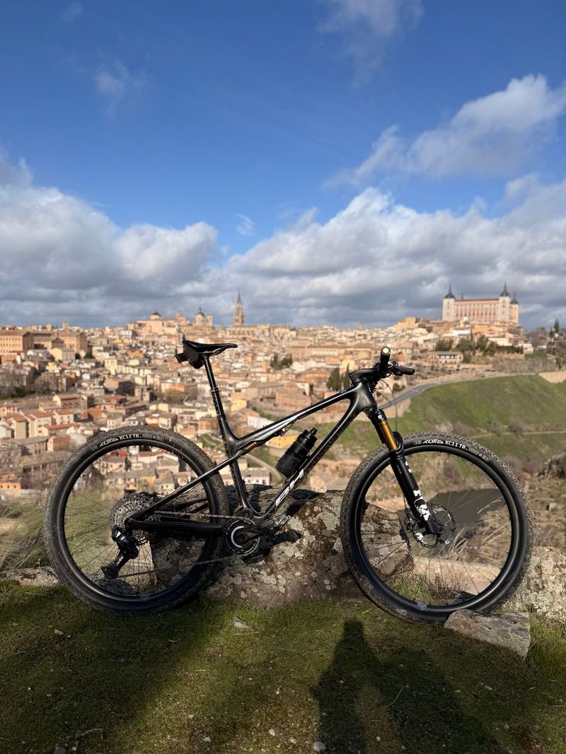 BH LYNX SLS 8.0 2025 2025 Mountainbike usato, Nero — immagine 3 di 5