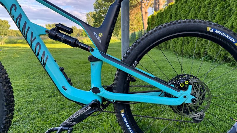 Używany Canyon Spectral CF 7.0 2020 2020 Mountainbike — zdjęcie 3 z 5