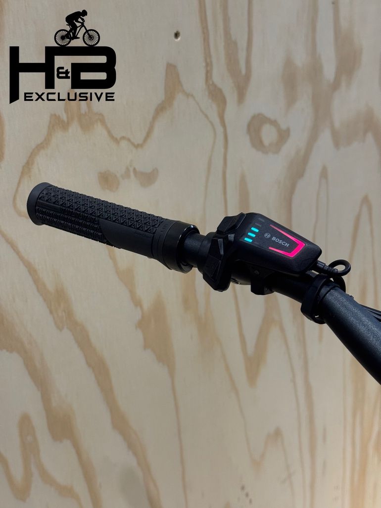 Used CUBE Kathmandu Hybrid One 750 Shimano Deore 2024 Urban — image 9 of 16