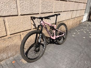 Used Specialized Epic Pro LTD 2023 2023 Mountainbike, Purple, 29 — image 4 of 10