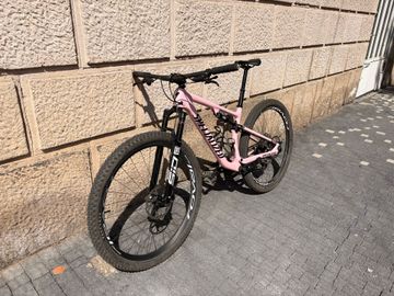 Used Specialized Epic Pro LTD 2023 2023 Mountainbike, Purple, 29 — image 4 of 10