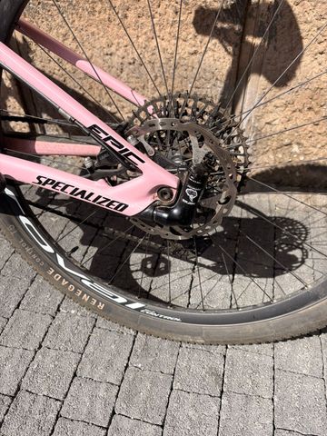 Used Specialized Epic Pro LTD 2023 2023 Mountainbike, Purple, 29 — image 7 of 10