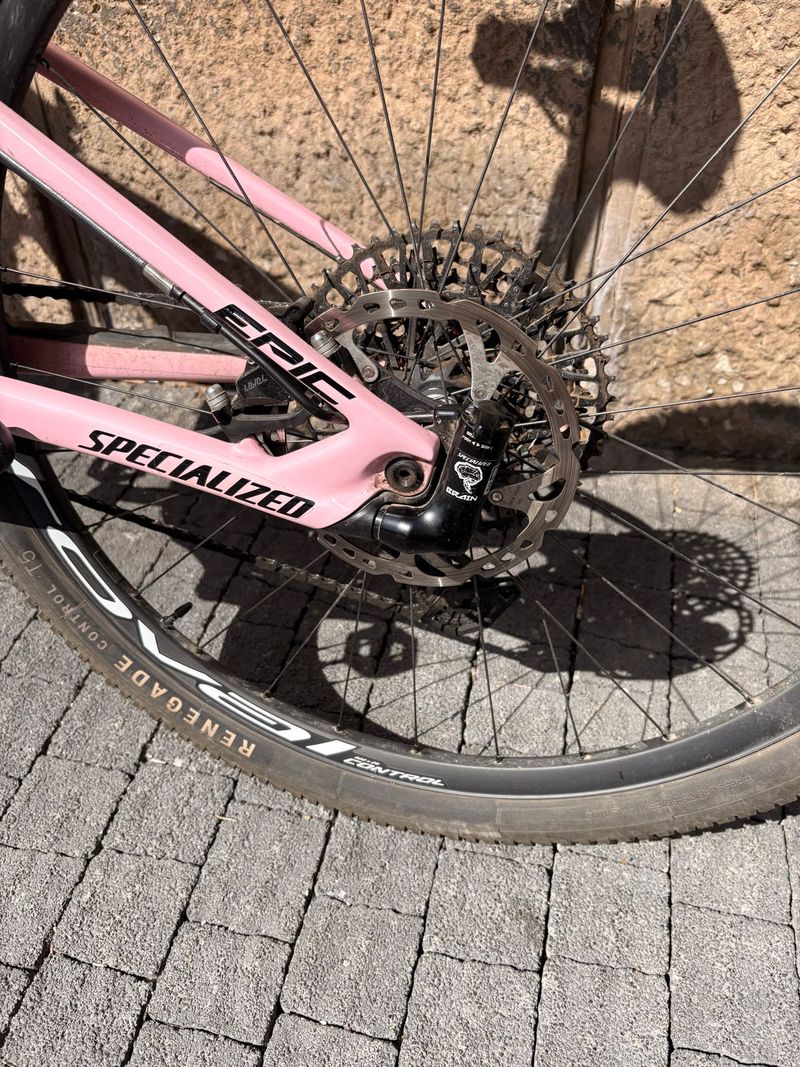 Used Specialized Epic Pro LTD 2023 2023 Mountainbike, Purple, 29 — image 7 of 10