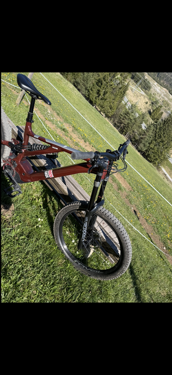 Used Specialized Turbo Kenevo Expert 2024 2024 Mountainbike, Red, 27.5 — image 2 of 3
