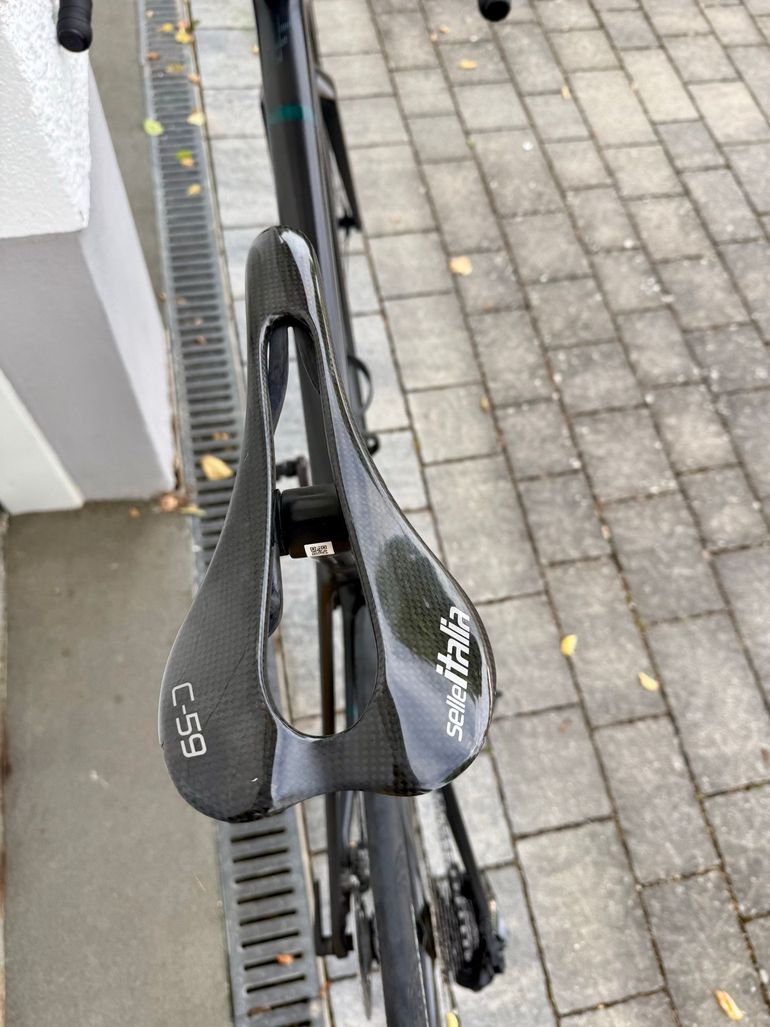 Used Canyon Ultimate CFR Di2 2023 2023 Road & Gravel, Black — image 8 of 9