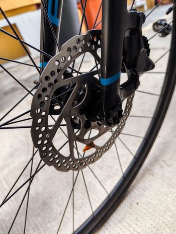 Used Focus Focus Cayo Alu Taglia L Shimano 105 Disc 2016 Road & Gravel, Hellgrau — image 8 of 12