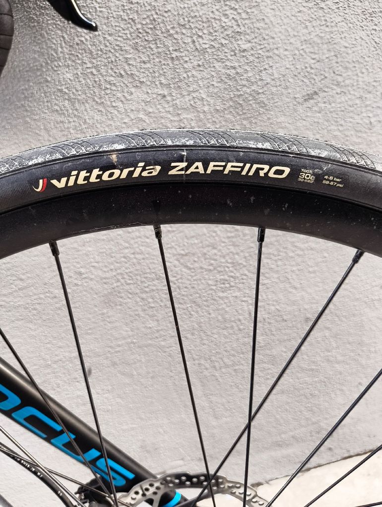 Used Focus Focus Cayo Alu Taglia L Shimano 105 Disc 2016 Road & Gravel, Hellgrau — image 7 of 12