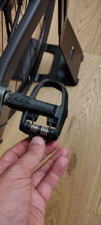 Used Canyon Endurace CF 6 2024 2024 Road & Gravel, Black — image 7 of 19