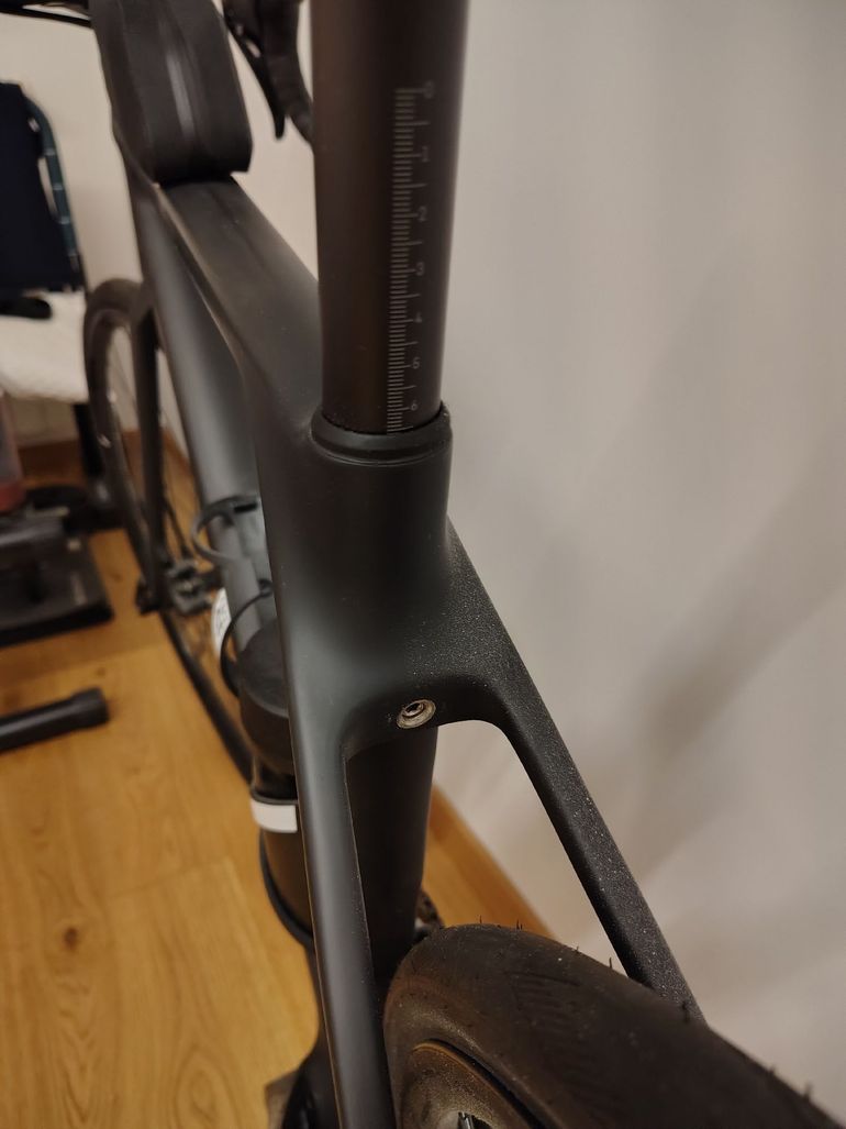 Used Canyon Endurace CF 6 2024 2024 Road & Gravel, Black — image 11 of 19