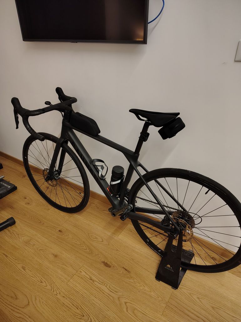 Used Canyon Endurace CF 6 2024 2024 Road & Gravel, Black — image 1 of 7