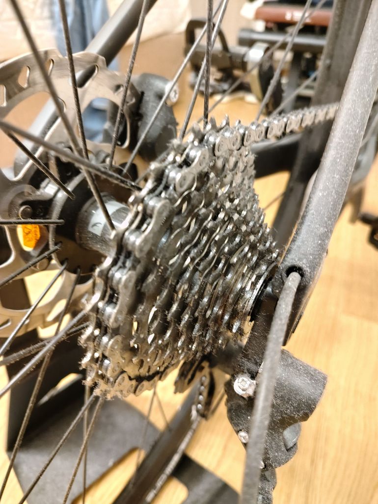 Used Canyon Endurace CF 6 2024 2024 Road & Gravel, Black — image 7 of 7