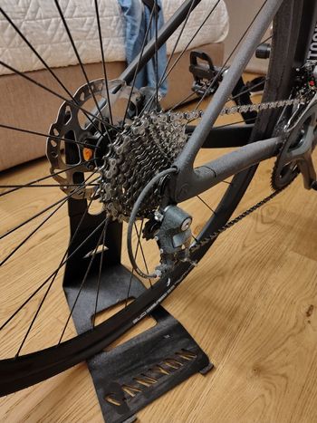 Used Canyon Endurace CF 6 2024 2024 Road & Gravel, Black — image 9 of 19