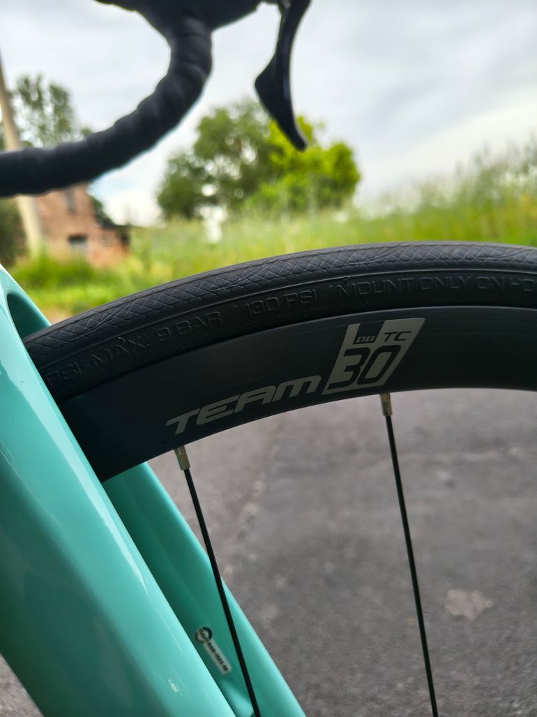 Used Bianchi Infinito 105 2024 2024 Road & Gravel — image 4 of 6