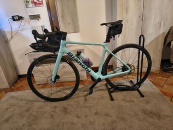 Used Bianchi Infinito 105 2024 2024 Road & Gravel — image 2 of 6