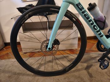 Used Bianchi Infinito 105 2024 2024 Road & Gravel — image 5 of 6