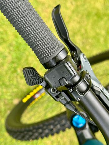 Used Santa Cruz Bullit GX AXS 2026 2026 Mountainbike, Green, 29, 27.5 — image 7 of 15