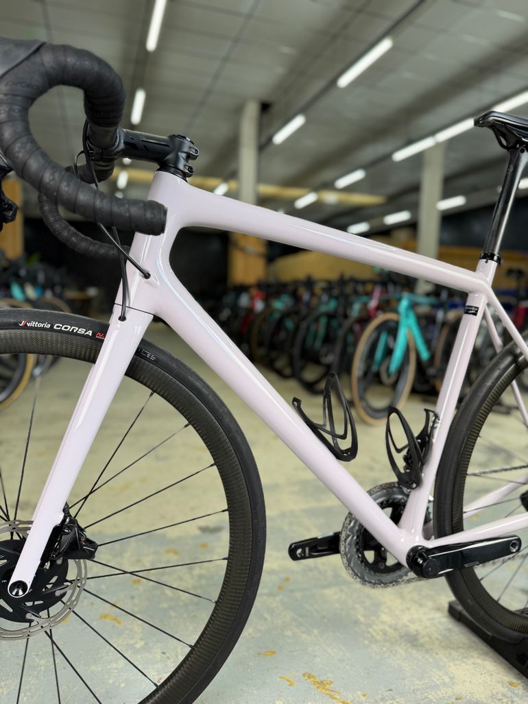 Used Specialized Aethos Expert 2024 2024 Road & Gravel, White — image 17 of 23