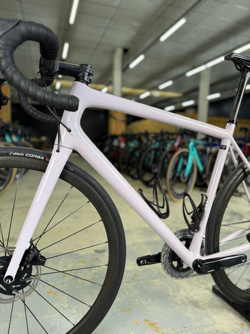Specialized Aethos Expert 2024 2024 Road & Gravel usato, Bianco — immagine 17 di 23