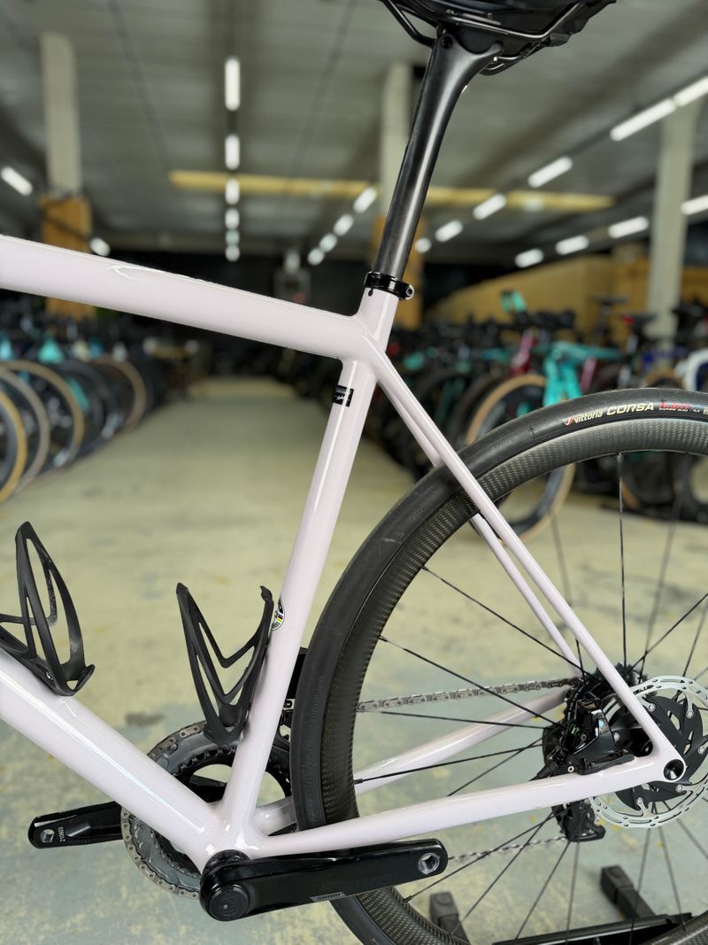 Specialized Aethos Expert 2024 2024 Road & Gravel usato, Bianco — immagine 20 di 23