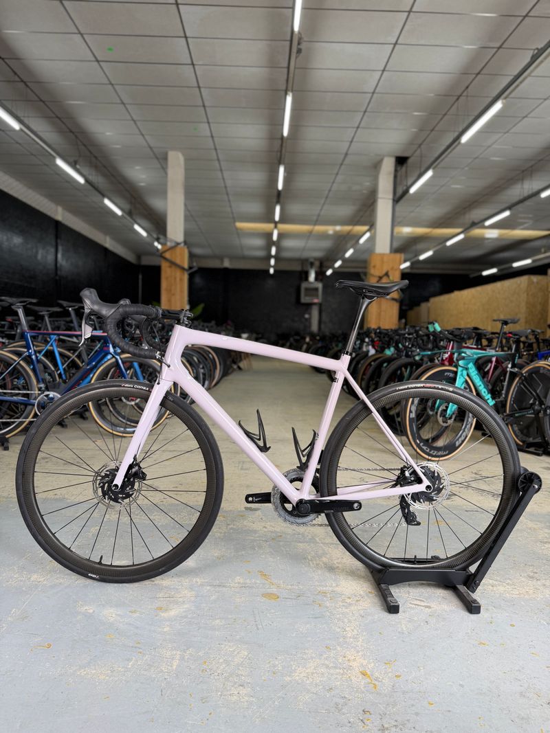 Specialized Aethos Expert 2024 2024 Road & Gravel usato, Bianco — immagine 15 di 23