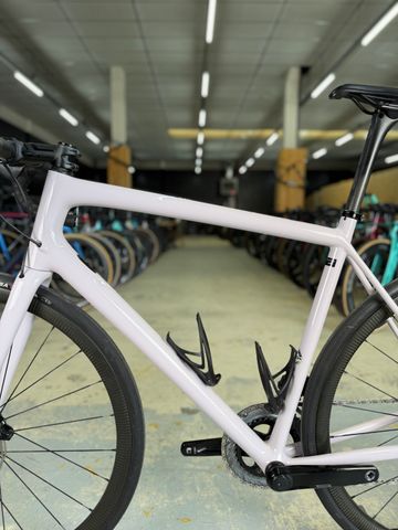 Specialized Aethos Expert 2024 2024 Road & Gravel usato, Bianco — immagine 22 di 23