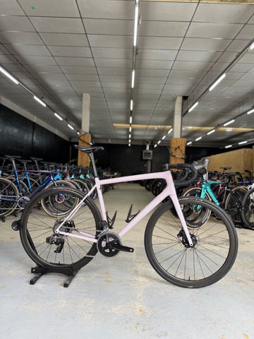 Specialized Aethos Expert 2024 2024 Road & Gravel usato, Bianco — immagine 1 di 23