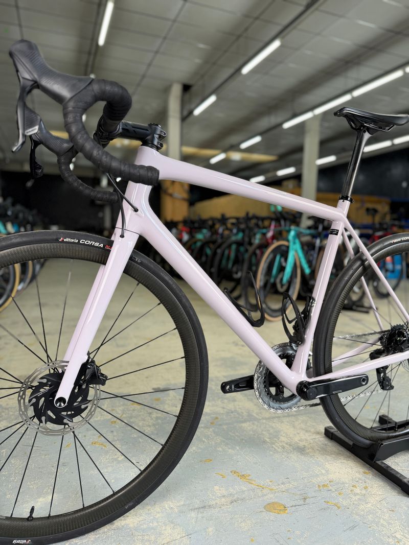 Specialized Aethos Expert 2024 2024 Road & Gravel usato, Bianco — immagine 16 di 23