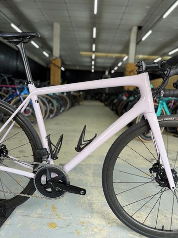 Specialized Aethos Expert 2024 2024 Road & Gravel usato, Bianco — immagine 12 di 23