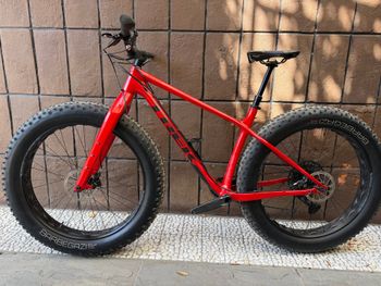 Used Trek Farley 9.6 2024 2024 Mountainbike, Red, 27.5 — image 2 of 9