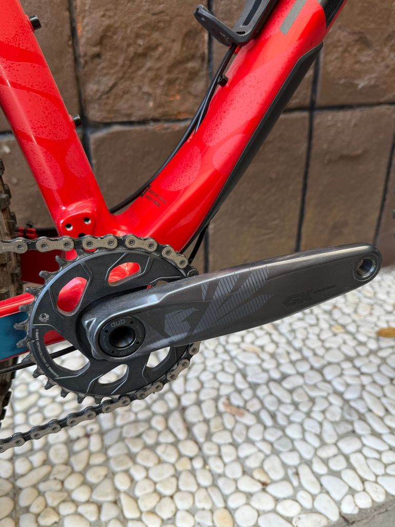 Used Trek Farley 9.6 2024 2024 Mountainbike, Red, 27.5 — image 4 of 9