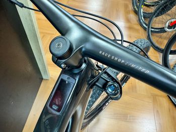 Used Trek Fuel EXe 9.8 XT 2024 2024 Mountainbike, Black, 29 — image 15 of 30