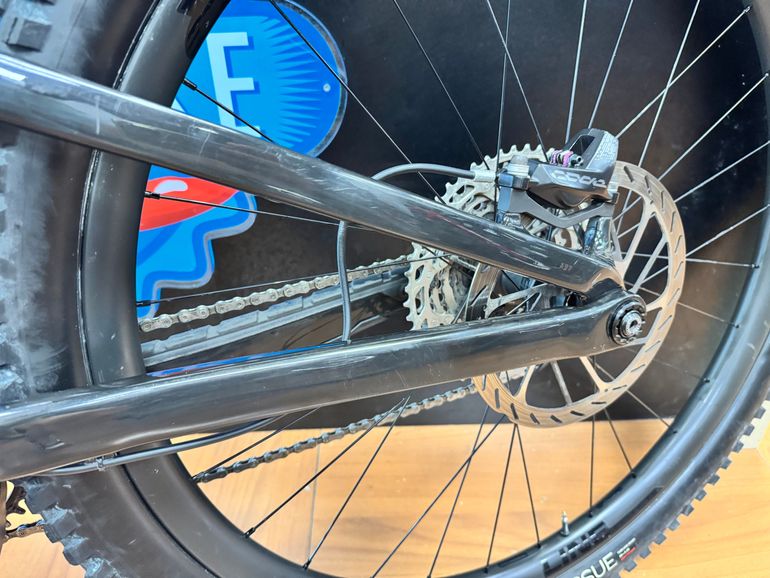 Used Trek Fuel EXe 9.8 XT 2024 2024 Mountainbike, Black, 29 — image 23 of 30