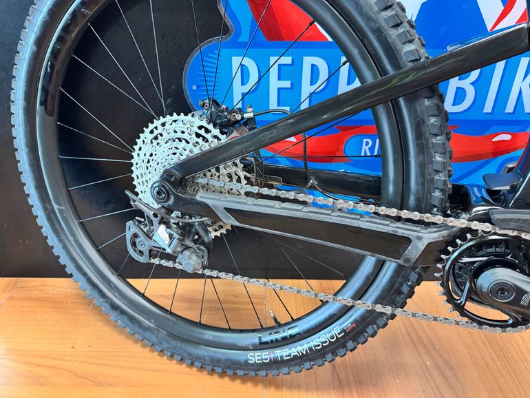 Used Trek Fuel EXe 9.8 XT 2024 2024 Mountainbike, Black, 29 — image 7 of 30