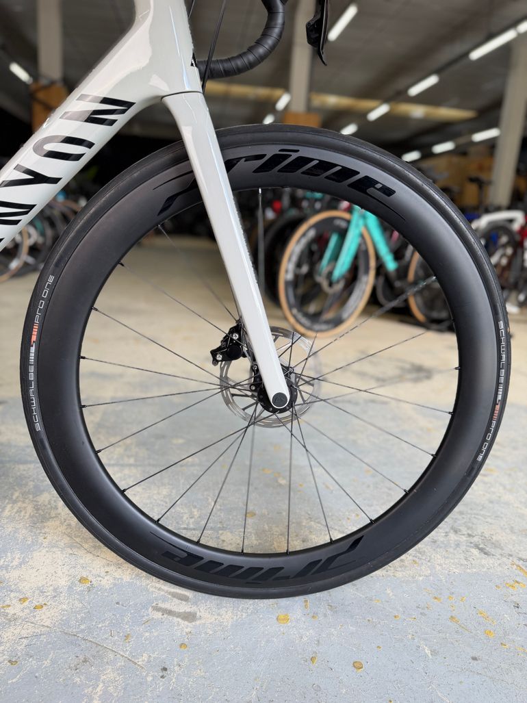 Used Canyon Endurace CF SL 7 eTAP 2022 2022 Road & Gravel, White — image 5 of 24
