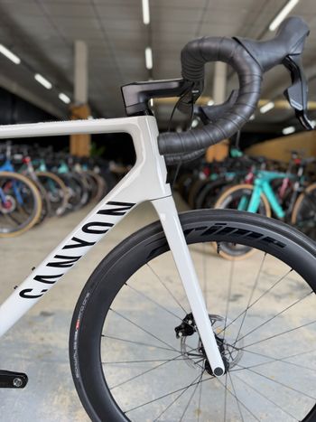 Used Canyon Endurace CF SL 7 eTAP 2022 2022 Road & Gravel, White — image 6 of 24