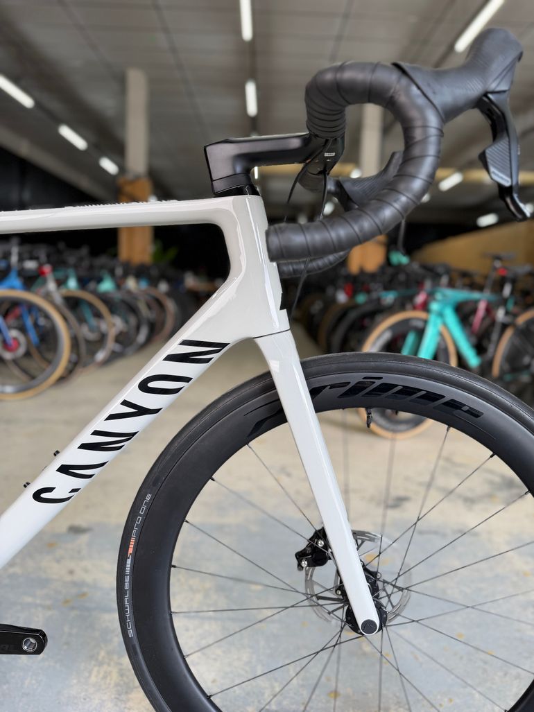 Used Canyon Endurace CF SL 7 eTAP 2022 2022 Road & Gravel, White — image 6 of 24