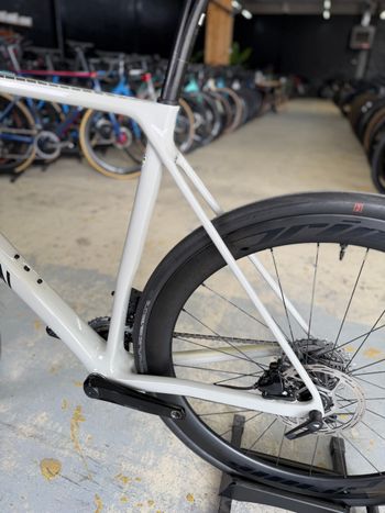 Used Canyon Endurace CF SL 7 eTAP 2022 2022 Road & Gravel, White — image 23 of 24