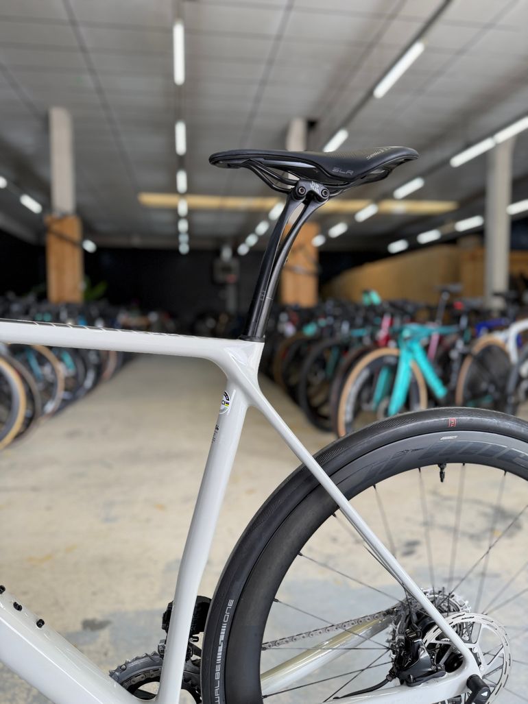 Used Canyon Endurace CF SL 7 eTAP 2022 2022 Road & Gravel, White — image 21 of 24