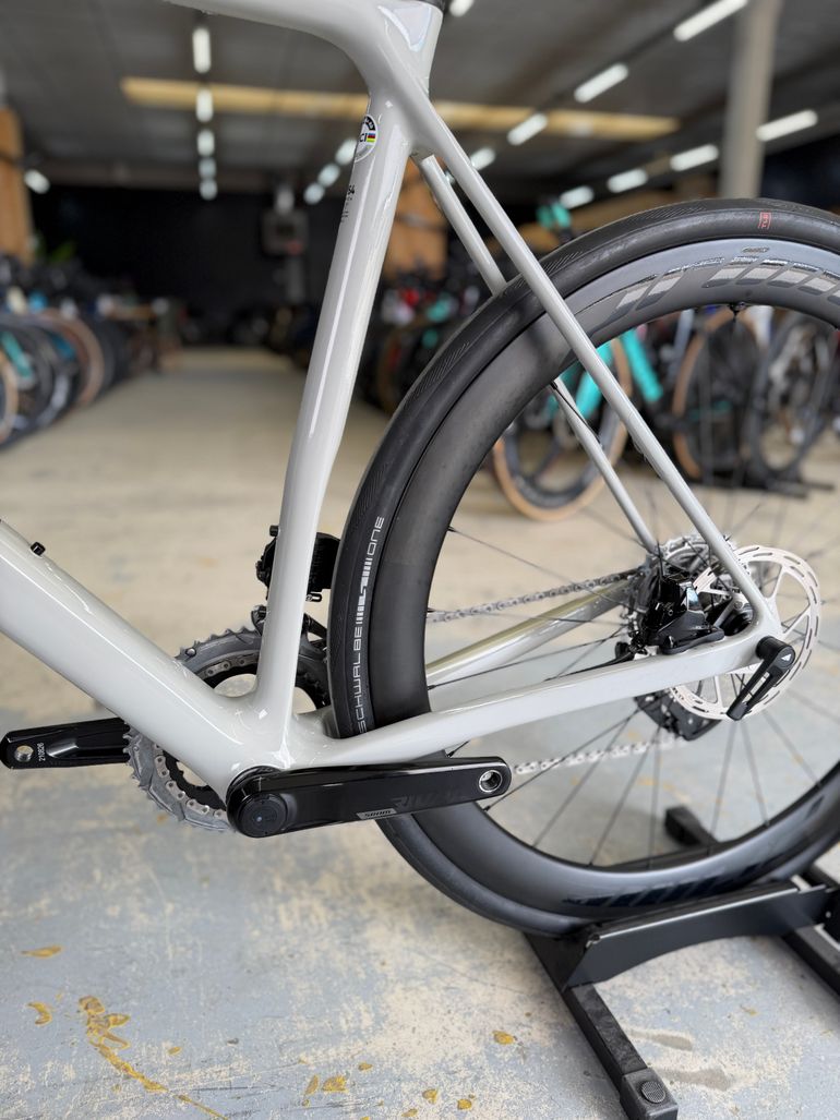 Used Canyon Endurace CF SL 7 eTAP 2022 2022 Road & Gravel, White — image 22 of 24
