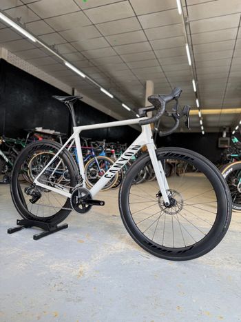 Used Canyon Endurace CF SL 7 eTAP 2022 2022 Road & Gravel, White — image 2 of 24