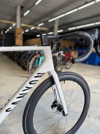 Used Canyon Endurace CF SL 7 eTAP 2022 2022 Road & Gravel, White — image 8 of 24