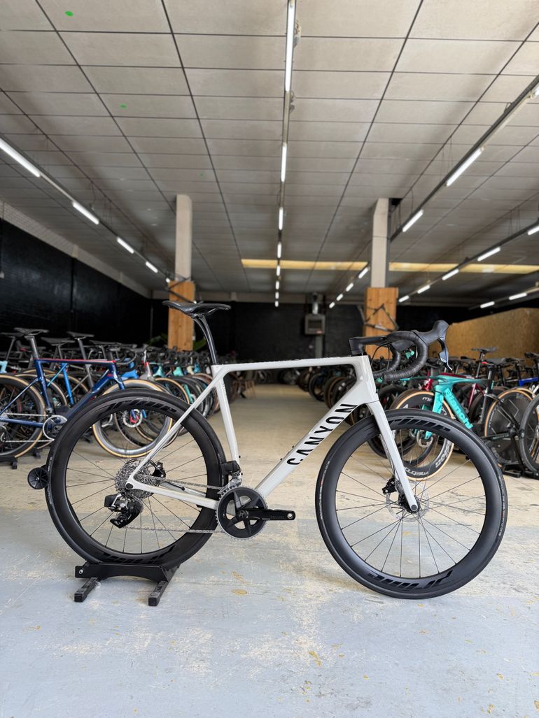 Used Canyon Endurace CF SL 7 eTAP 2022 2022 Road & Gravel, White — image 1 of 24