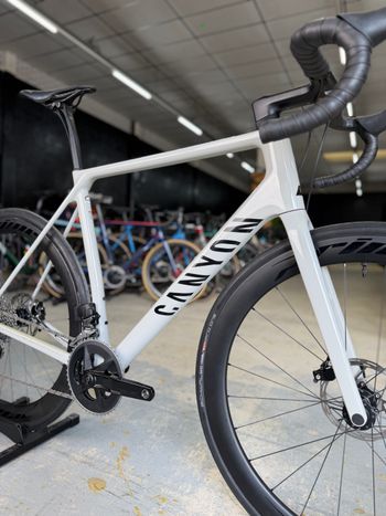 Used Canyon Endurace CF SL 7 eTAP 2022 2022 Road & Gravel, White — image 4 of 24